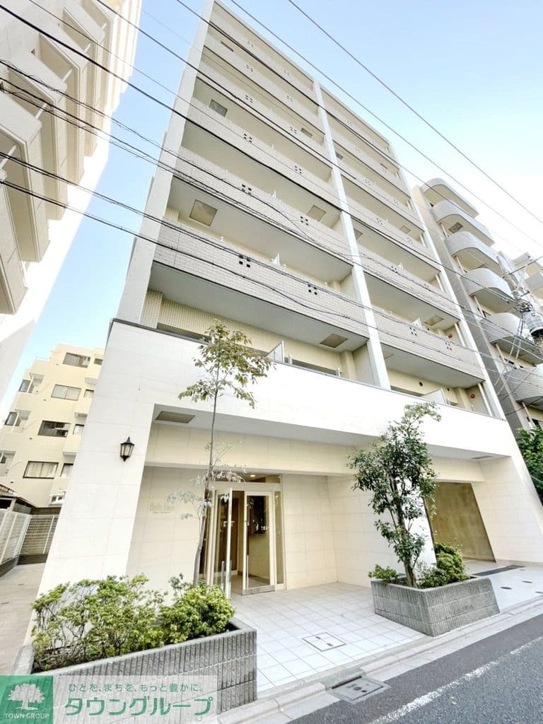 1K Mansion in Meguro, Tokyo - Image 1
