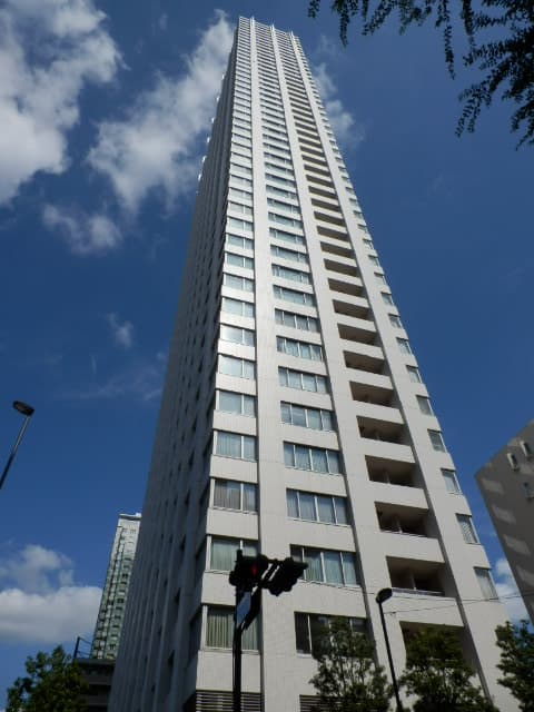 1LDK Mansion in Minato, Tokyo - Image 1