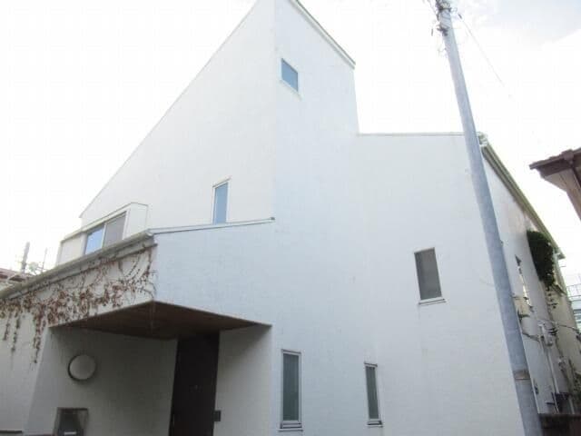 5SLDK Apartment in Meguro, Tokyo - Image 1