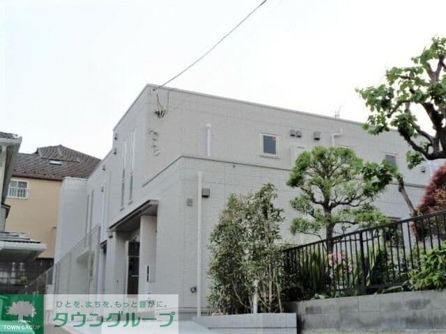 2DK Apartment in Setagaya, Tokyo - Image 1