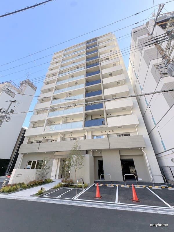 1LDK Mansion in Kita-ku, Osaka - Image 1