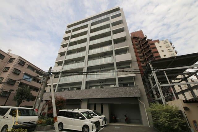 1K Mansion in Kita-ku, Osaka - Image 1