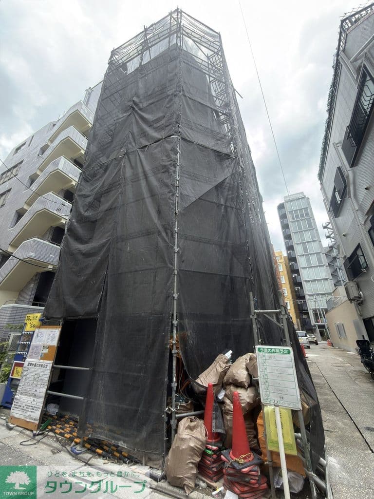 1K Mansion in Chiyoda, Tokyo - Image 1