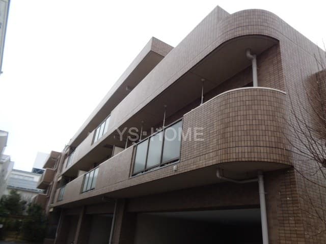 3LDK Mansion in Suginami, Tokyo - Image 1