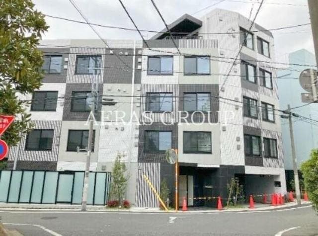 2LDK Mansion in Setagaya, Tokyo - Image 1