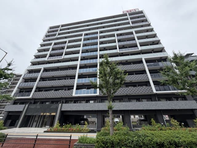 1DK Mansion in Naniwa-ku, Osaka - Image 1