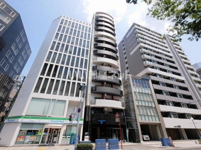 2K Mansion in Kita-ku, Osaka - Image 1