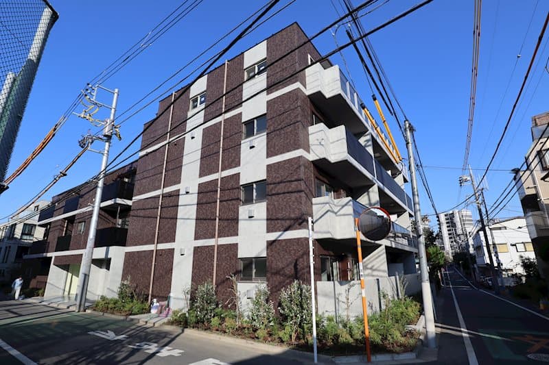 1LDK Mansion in Nakano, Tokyo - Image 1