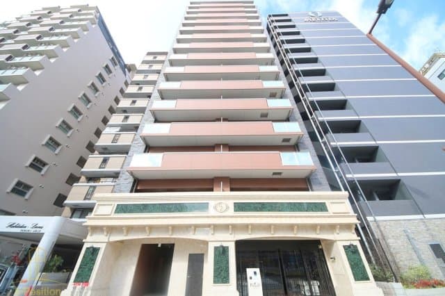 1LDK Mansion in Naniwa-ku, Osaka - Image 1