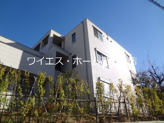 2LDK Mansion in Suginami, Tokyo - Image 1
