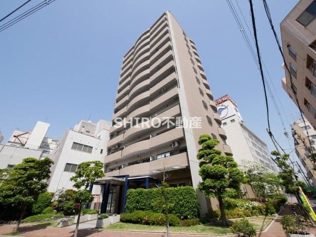 3LDK Mansion in Kita-ku, Osaka - Image 1
