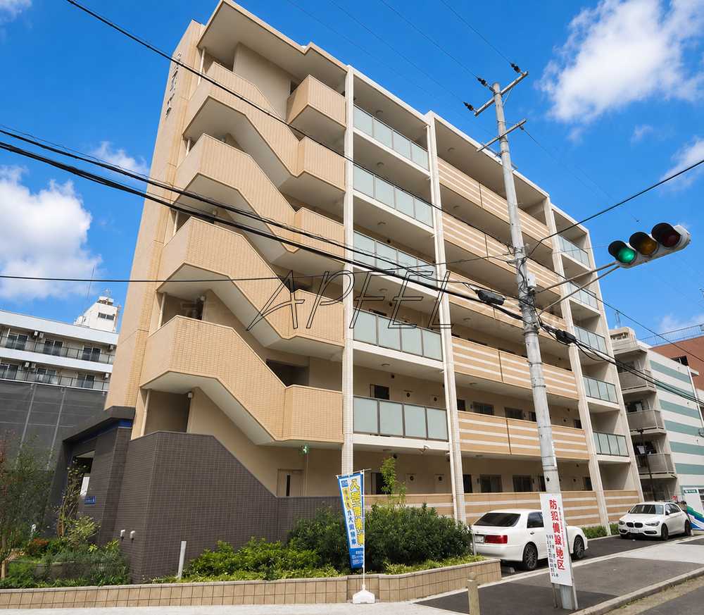 1LDK Mansion in Naniwa-ku, Osaka - Image 1