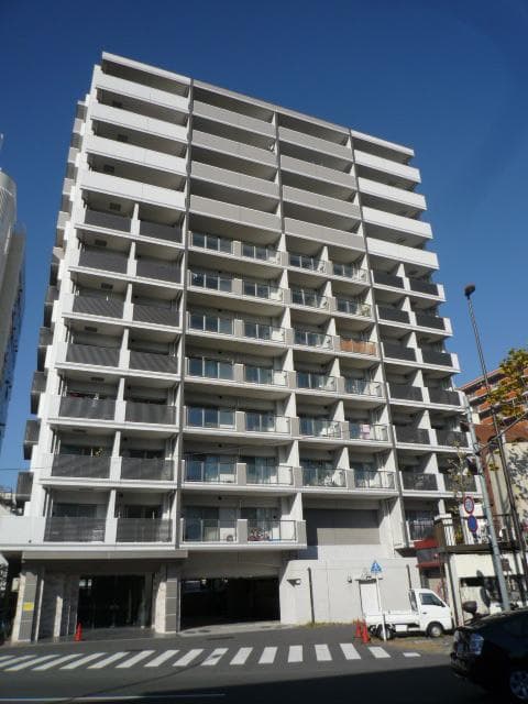 1K Mansion in Minato, Tokyo - Image 1