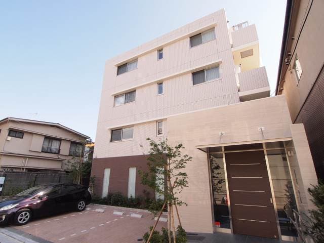 1LDK Mansion in Meguro, Tokyo - Image 1