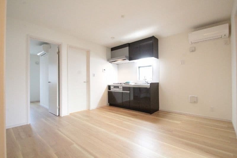 2DK Apartment in Shibuya, Tokyo - Image 1