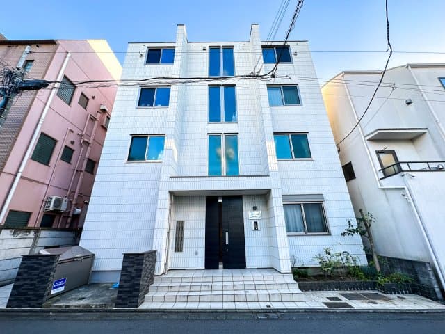 1LDK Mansion in Meguro, Tokyo - Image 1