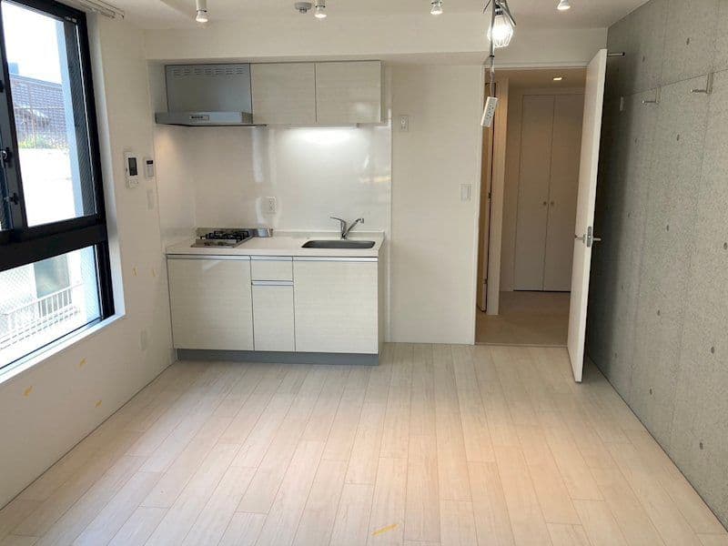 1DK Mansion in Shinjuku, Tokyo - Image 1