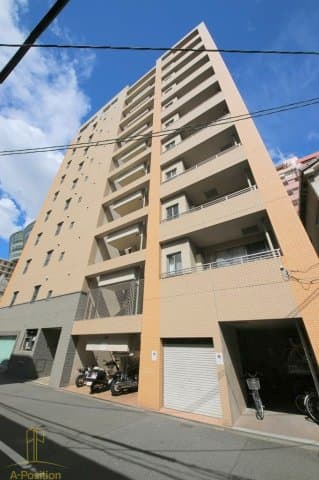 1LDK Mansion in Chuo-ku, Osaka - Image 1