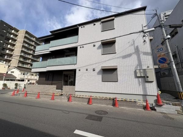 2LDK Apartment in Kita-ku, Osaka - Image 1