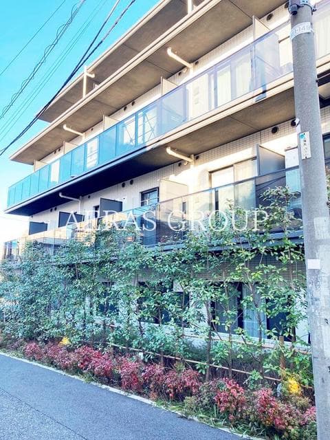 1K Mansion in Shinjuku, Tokyo - Image 1