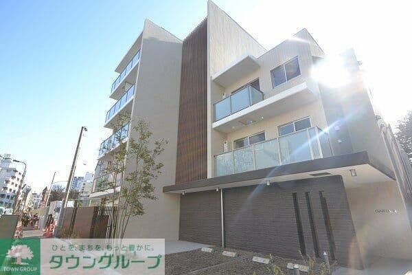1K Mansion in Meguro, Tokyo - Image 1