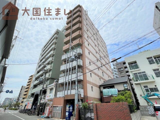 1K Mansion in Naniwa-ku, Osaka - Image 1