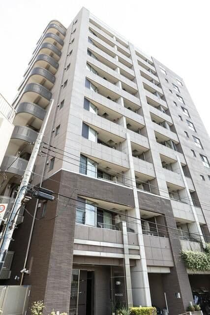1K Mansion in Minato, Tokyo - Image 1