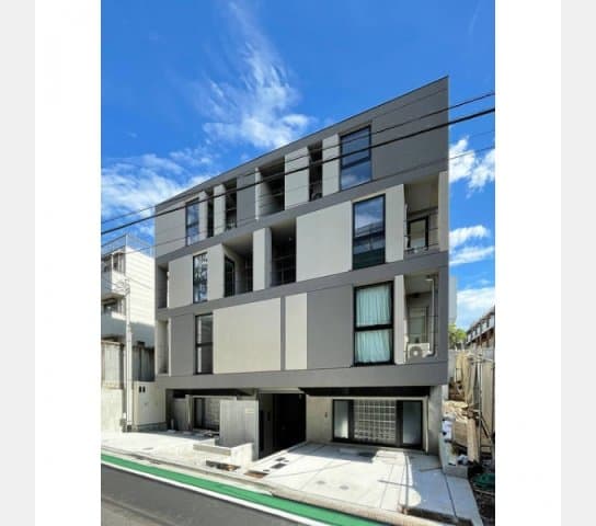 3LDK Mansion in Shinjuku, Tokyo - Image 1