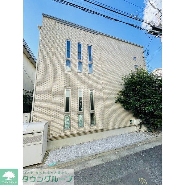 1LDK Apartment in Nakano, Tokyo - Image 1