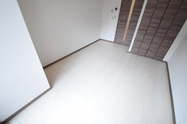 1K Mansion in Naniwa-ku, Osaka - Image 1