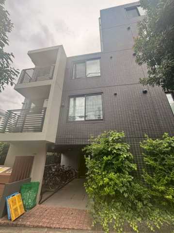 1LDK Mansion in Suginami, Tokyo - Image 1