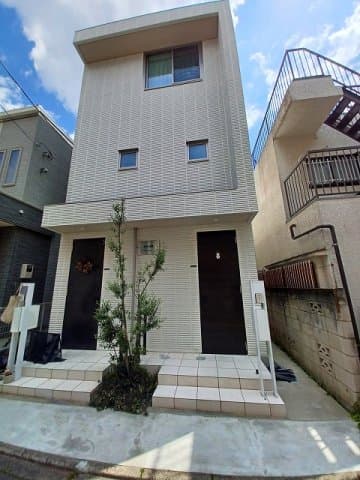 3LDK Mansion in Meguro, Tokyo - Image 1