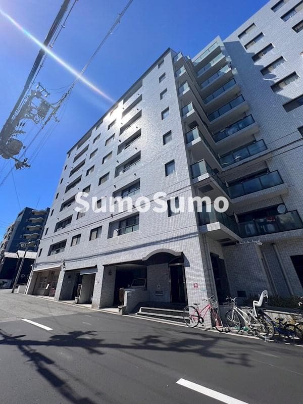 2LDK Mansion in Naniwa-ku, Osaka - Image 1