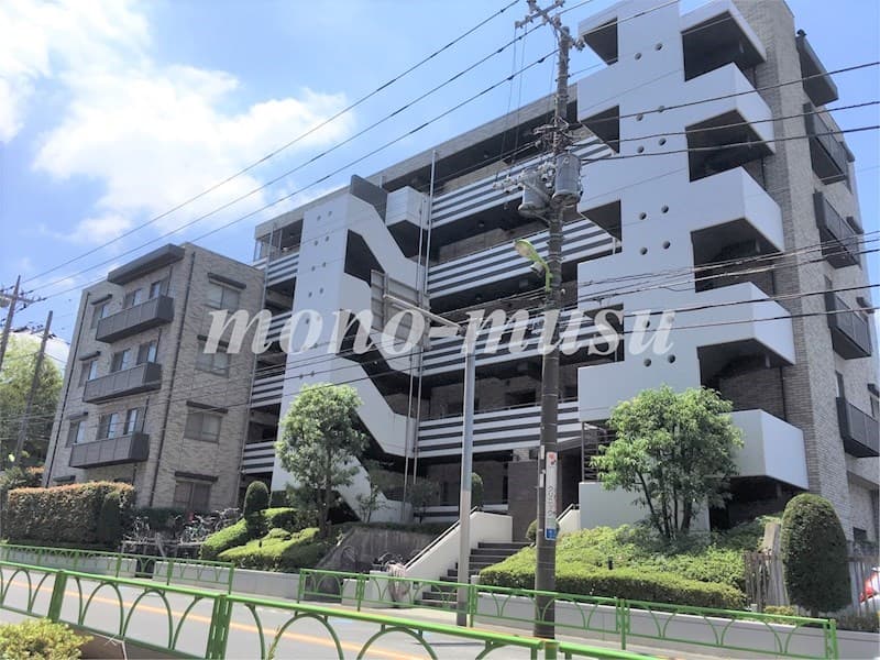 2LDK Mansion in Setagaya, Tokyo - Image 1