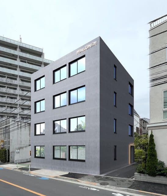 1LDK Mansion in Minato, Tokyo - Image 1