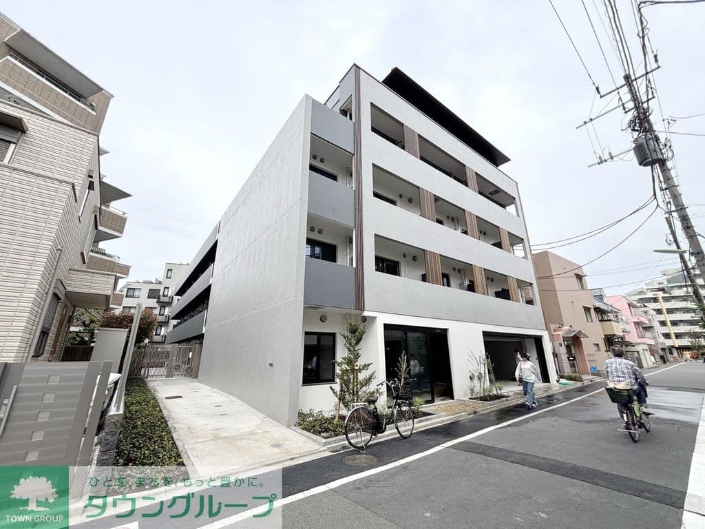 1LDK Mansion in Setagaya, Tokyo - Image 1