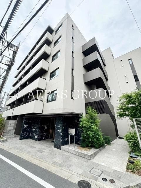 1LDK Mansion in Setagaya, Tokyo - Image 1