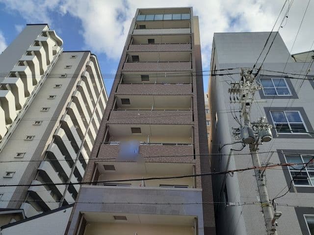 1LDK Mansion in Naniwa-ku, Osaka - Image 1