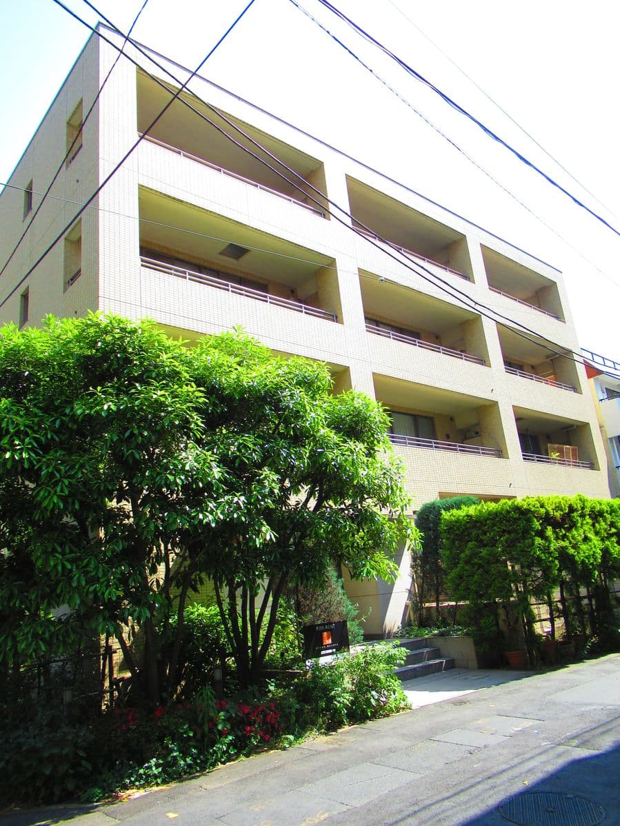 1K Mansion in Minato, Tokyo - Image 1