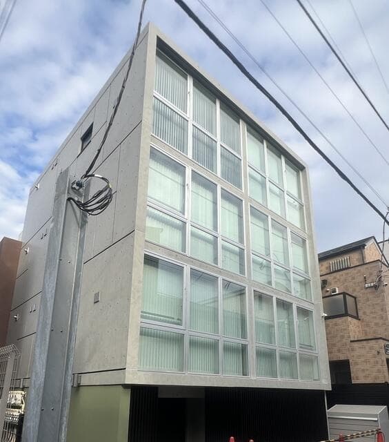 1LDK Mansion in Shinjuku, Tokyo - Image 1