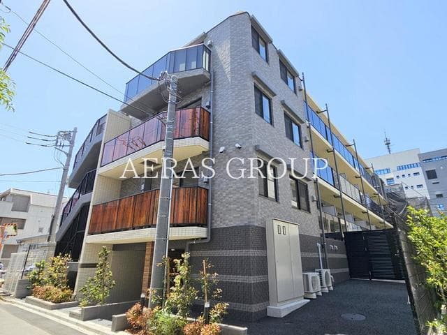 1LDK Mansion in Shinjuku, Tokyo - Image 1