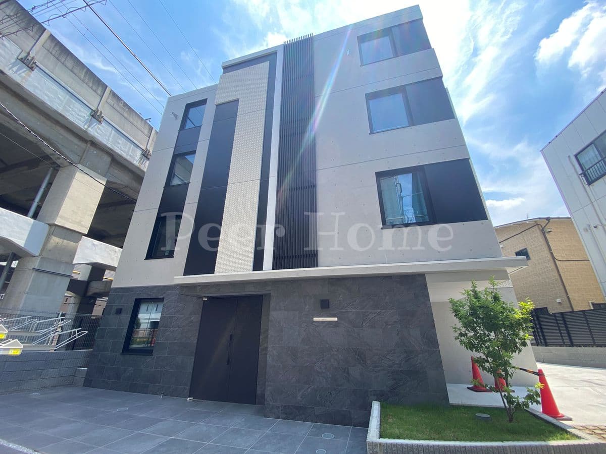 1K Mansion in Meguro, Tokyo - Image 1