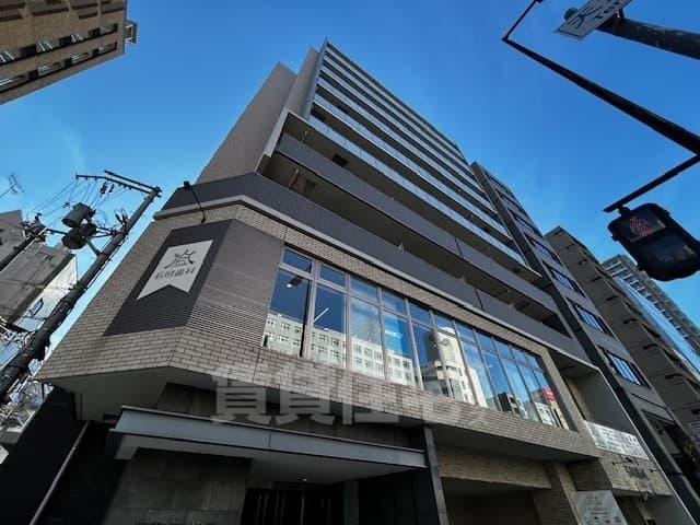 1LDK Mansion in Kita-ku, Osaka - Image 1