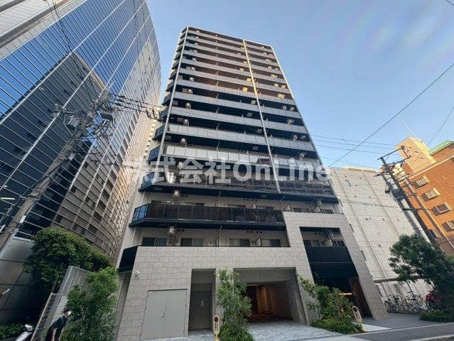 1LDK Mansion in Chuo-ku, Osaka - Image 1