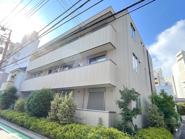 1LDK Mansion in Nakano, Tokyo - Image 1