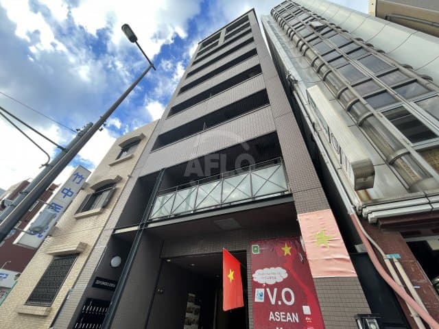 1K Mansion in Naniwa-ku, Osaka - Image 1