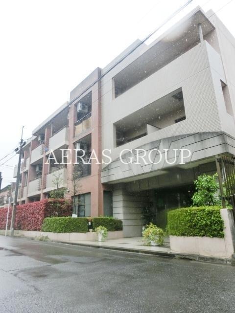 2DK Mansion in Nakano, Tokyo - Image 1