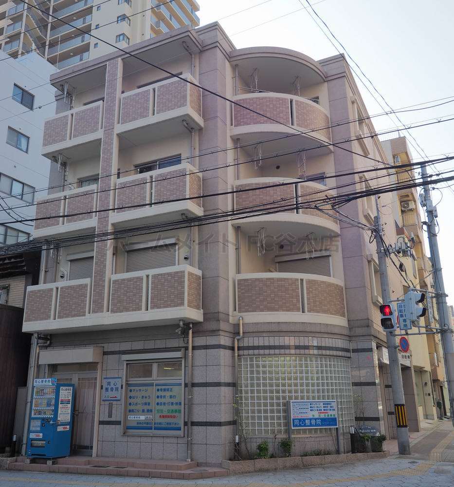 1LDK Mansion in Kita-ku, Osaka - Image 1