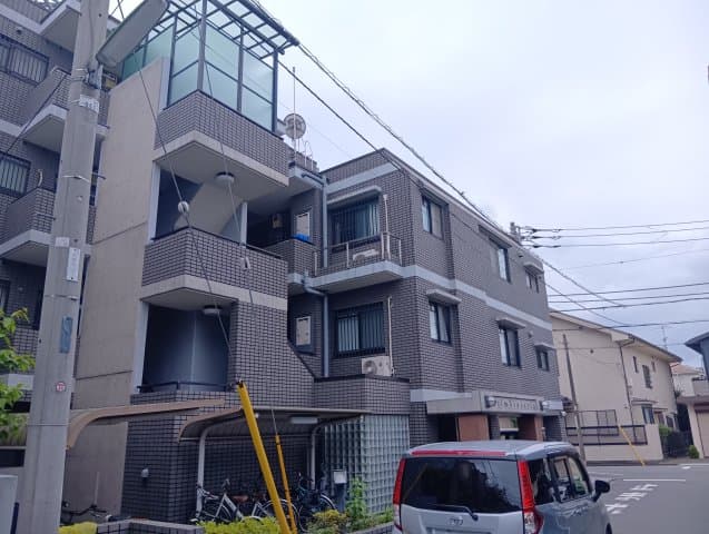2LDK Mansion in Setagaya, Tokyo - Image 1