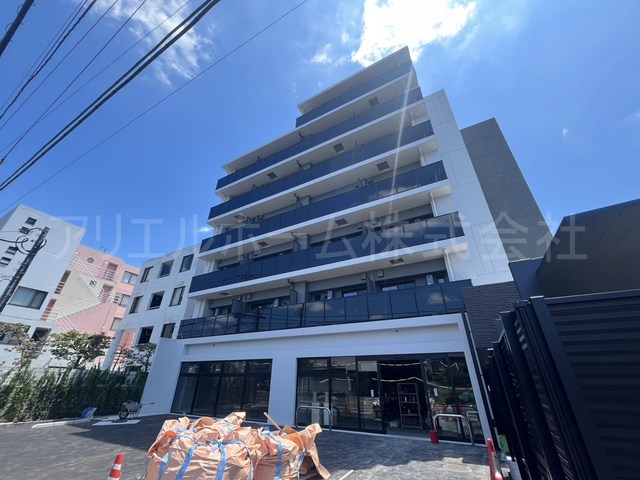 1LDK Mansion in Suginami, Tokyo - Image 1